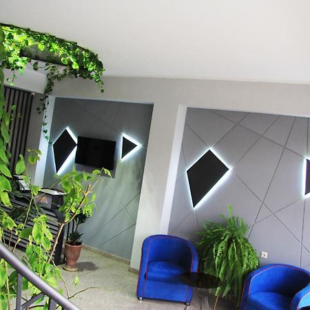 Nice Hotel Yerevan Bagian luar foto